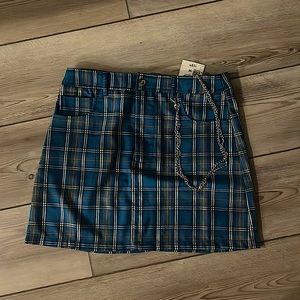 Forever 21 Blue plad skirt with chain (never worn)